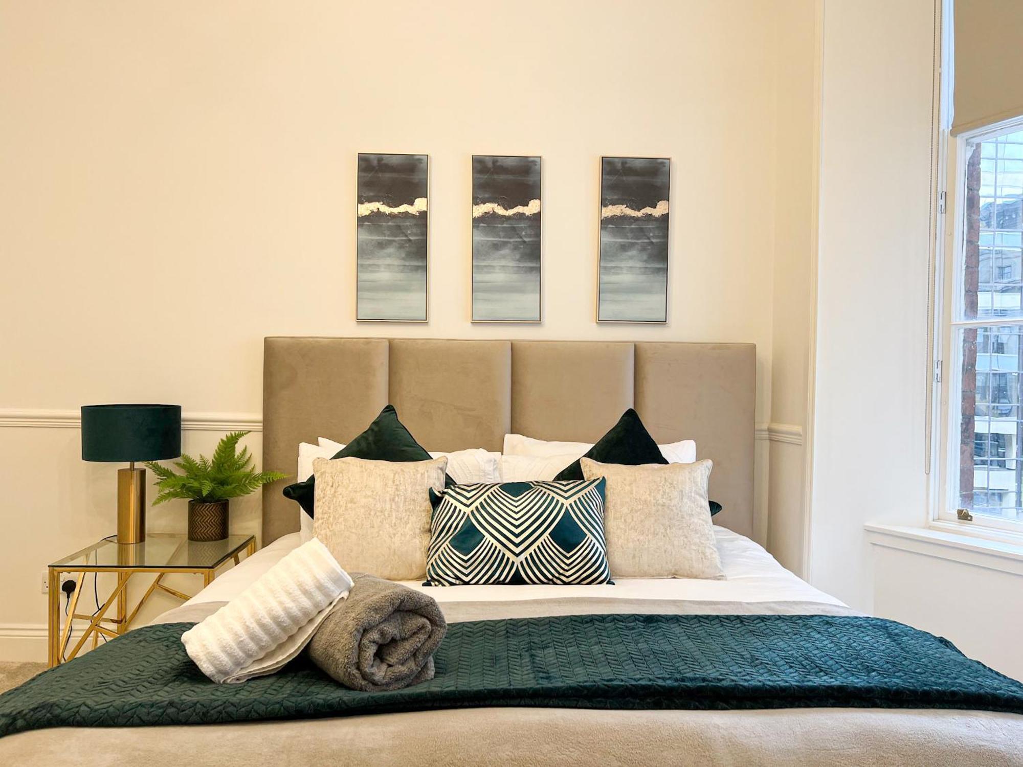 Large Blythswood Residence Glasgow Room photo